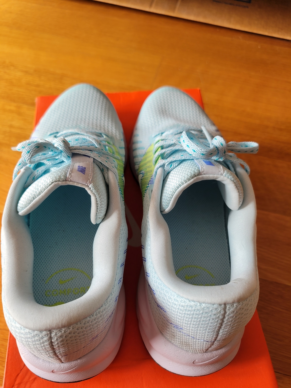 Nike Light Blue Running Shoes with Lime Swoosh - Picture 5 of 7